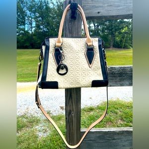 MC Collections women’s handbag